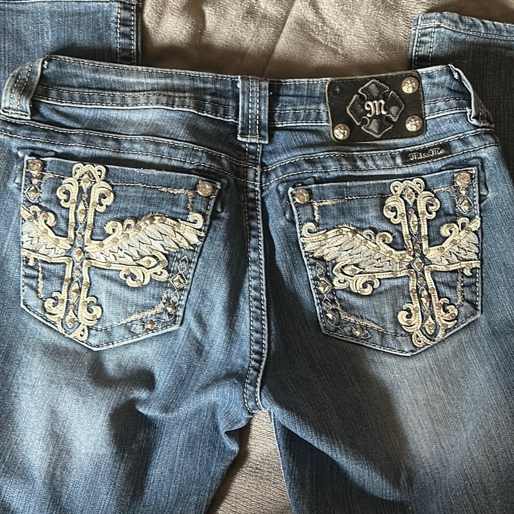 Low rise Miss Me Jeans!